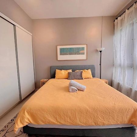 Studio Staycation D'Sara @ Linked Mrt, Near Thomson Hospital & Sungai Buloh Hospital Exterior foto