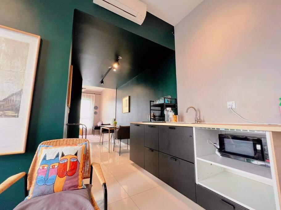 Studio Staycation D'Sara @ Linked Mrt, Near Thomson Hospital & Sungai Buloh Hospital Exterior foto